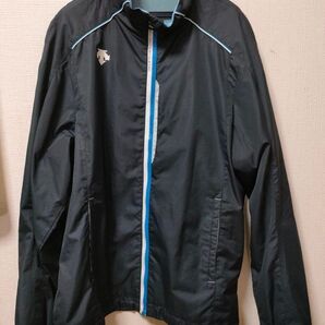 デサント ウインドブレーカー