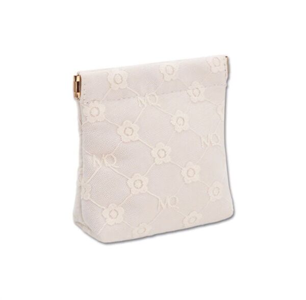 MARY QUANT モノグラムチュールレース バネクチポーチ(アイボリー)