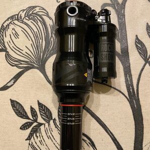 ROCK SHOCK superdeluxe リヤショック アップグレードメグネグエアカン仕様 スーパーデラックス 185×55