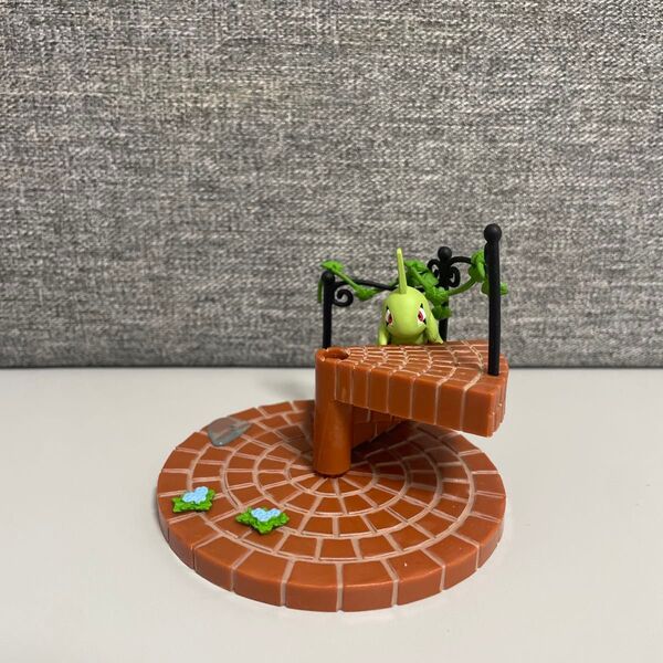ポケモン つなげてかわいい! ポケモンの階段 雨上がりの街 ヨーギラス グッズ リーメント フィギュア 階段 マスコット 希少