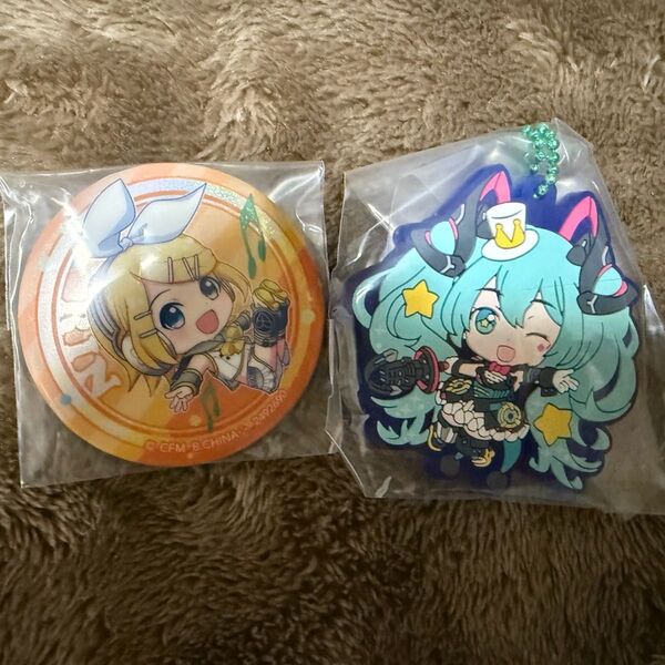 初音ミク キーホルダー 缶バッジ 鏡音リン