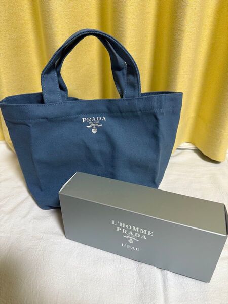 PRADA プラダ キャンバス トートバッグ ロゴプリント ブルー 海外限定 ノベルティ ランチバック ミニトートバック デニム