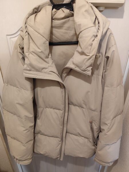 GU ジーユー ヒートパテッド ブルゾン 3xl ベージュ