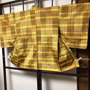 銘仙?黄色系のチェック柄 格子柄の羽織黄色とオレンジ色のチェック柄 格子柄のカジュアル羽織普段着羽織 着物カーディガン