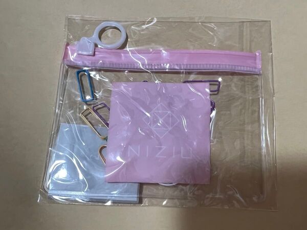 NiziU U発売記念1周年オンラインくじ D賞 クリップ