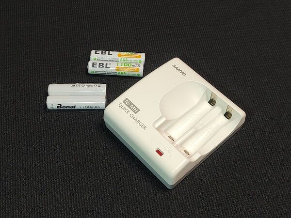 SANYO 急速充電器 NC-MDR02、 EBL 単4形 充電式ニッケル水素電池・ Bonai 単4形 充電式ニッケル水素電池