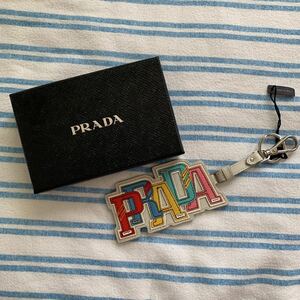 Новый неиспользованный! Prada Pradas Charm Keychain