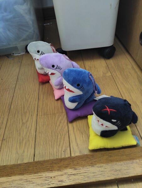 サメのぬいぐるみ