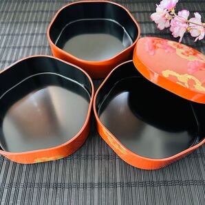 【未使用品】京都 漆器のアソベ 木質 梅型三段重 金梅 洗朱 三段重