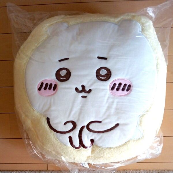 ちいかわ もこもこダイカットクッション