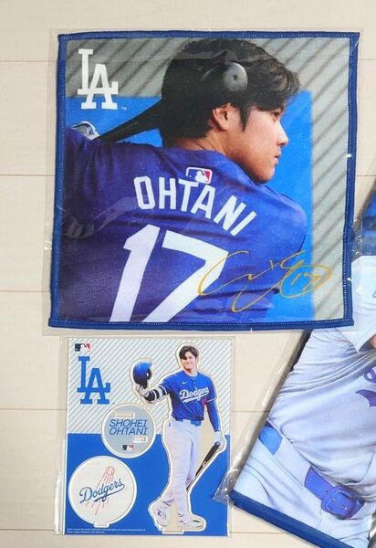 【新品未開封】大谷翔平グッズ2点セット アクスタ・ハンドタオル