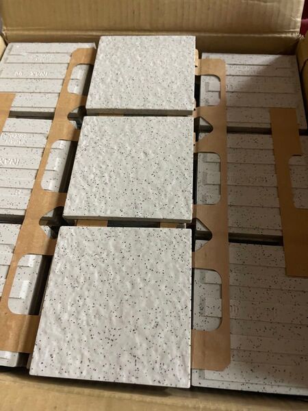 新品 INAX タイル 1ケース 135枚