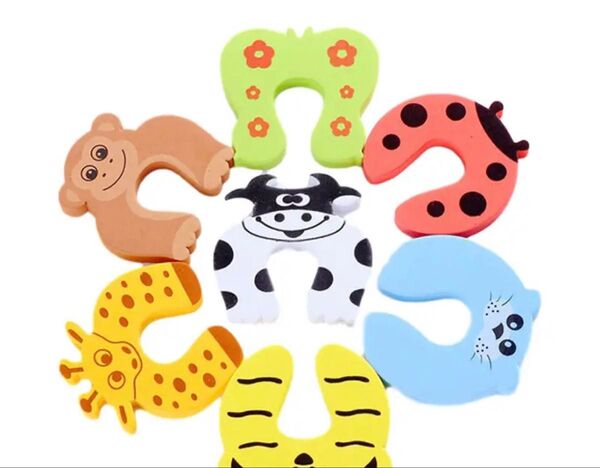 【新品未使用】【送料込】3個ランダム ベビーチャイルド 安全ドアストッパー 動物フォーム ドアクリップ