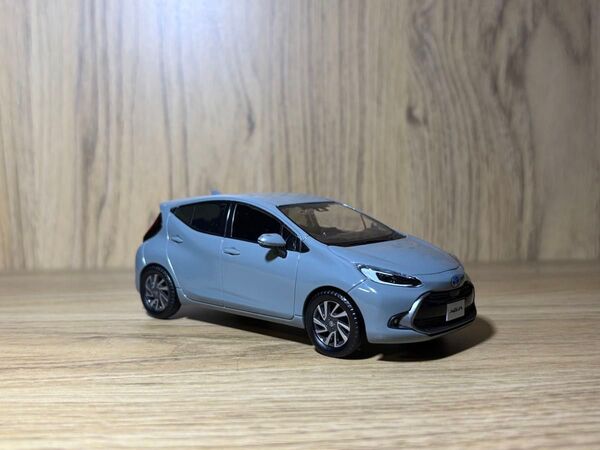 TOYOTA AQUA 1/30 ミニカー 非売品