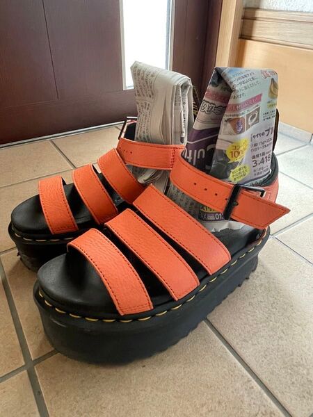 ドクターマーチン Dr.Martens ブレアクワッド BLAIRE QUAD 厚底 サンダル オレンジ コーラル