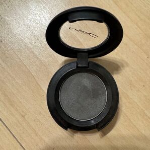 MAC アイシャドウ
