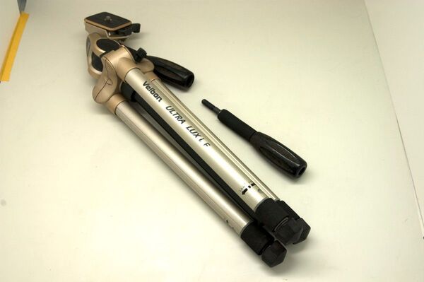 Velbon ULTRA LUXi F 三脚