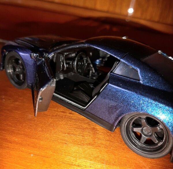 【新品】Nissan R35GT-R 1/43スケールモデル