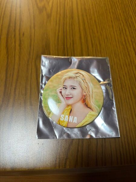 TWICE サナ 缶バッジ
