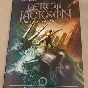【洋書】The Lightning Thief (Percy Jackson and the Olympians Book 1)