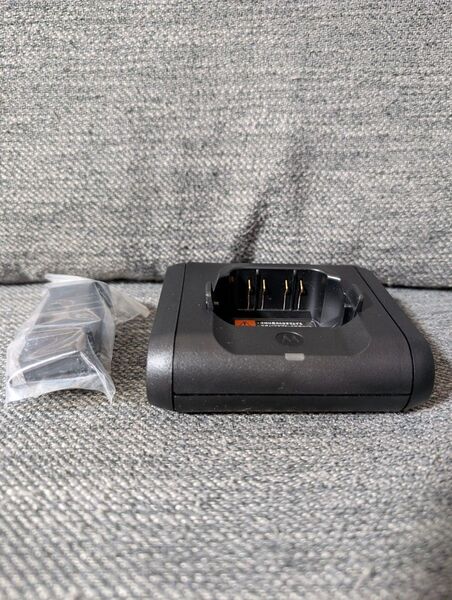 モトローラ 無線機 MiT7000用充電器 MCD-71