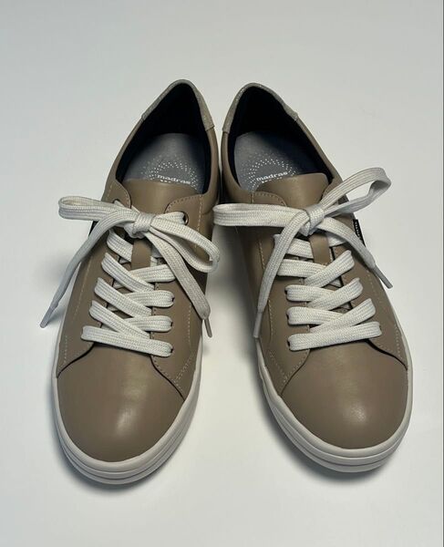madras Walk GORE-TEX ベージュスニーカー 23.5センチ