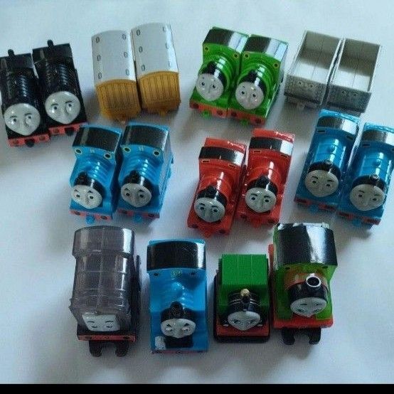 【訳あり】きかんしゃトーマス トーマスの7両連結セット×2おまけ付