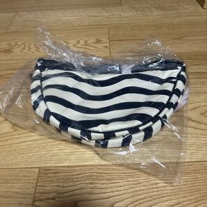 新品未使用 ネイビー UNIQLO marimekko ラウンドミニショルダー