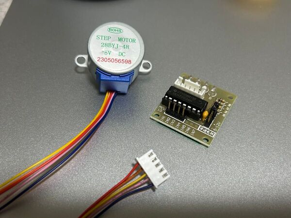 ステッピングモーターとステッピングモータードライバー