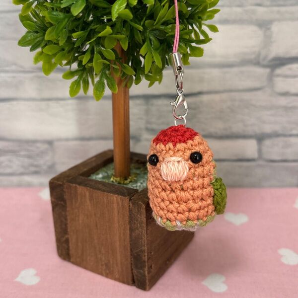 コザクラインコちゃんのあみぐるみストラップ ハンドメイド