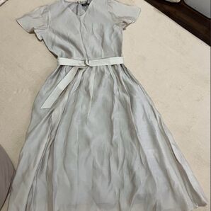 大人上品なシアータックワンピース グレージュ