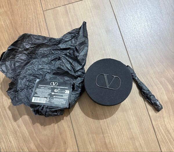 ヴァレンティノ コスメ ポーチ 非売品 ノベルティ ブラック オシャレ