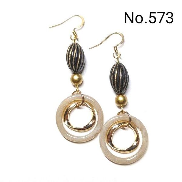No.573 ハンドメイドピアス イヤリング 樹脂ピアス アクリルパーツ サークル 抜き円 ゴールドフープ アクセサリー