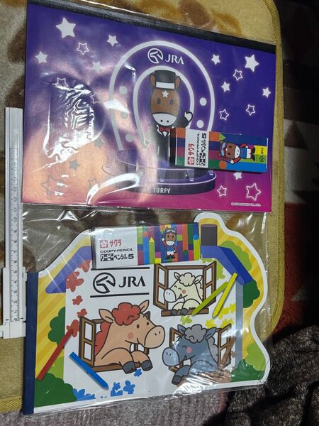 2個 JRA 塗り絵? クーピーペンシル