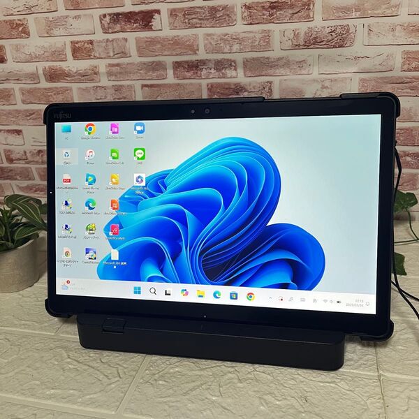 付属品多数タブレット美品 SSD128GB★Q738/SE 前後カメラ TypeC Bluetooth 高解像度 ノートPC353
