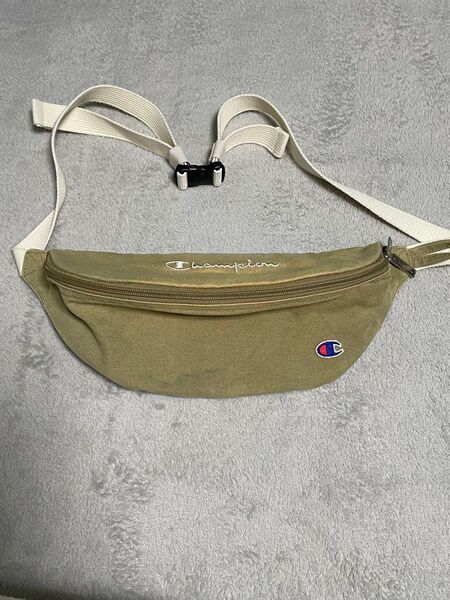 チャンピオン Champion バック 斜め掛けバック ベージュ ショルダーバッグ ボディバッグ ウエストバッグ