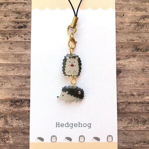 ハリネズミのハンドメイドストラップ【赤】