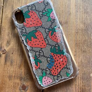 GUCCI iPhone XR ケース ストロベリー柄