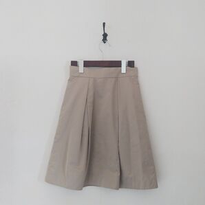 バーニーズニューヨーク BARNEYS NEW YORK 上品なフレアスカート