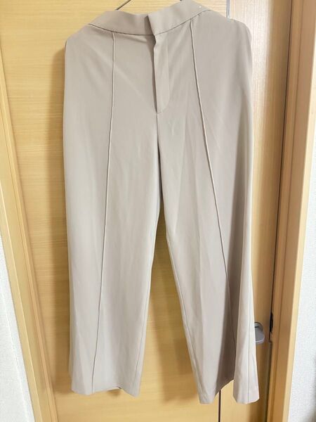 きれいめパンツ ベージュ センタープレス Mサイズ相当