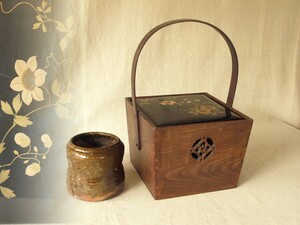  Edo Meiji era tree . type sweets . old Karatsu fire go in flower pushed . paper .. the 7 treasures ... black lacquer coating gold lacqering .. thing flower vase vase . road tea ceremony recommendation 