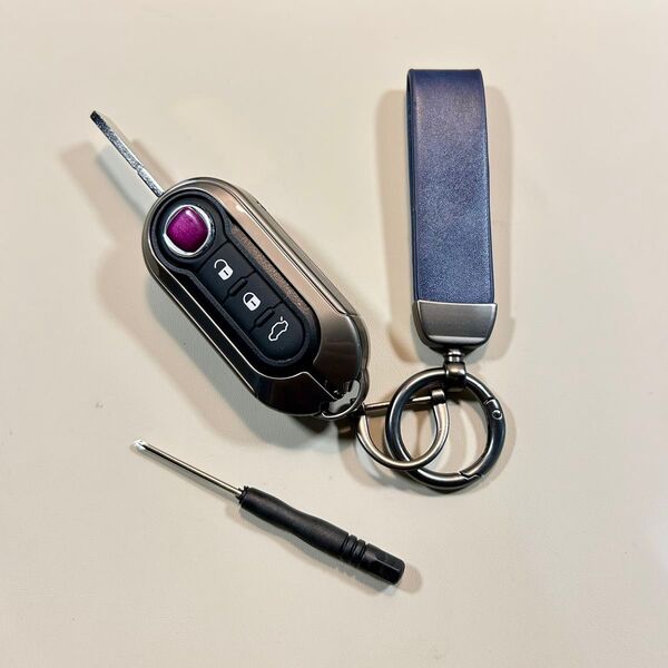 ※難あり フィアット fiat500 キーケース 合金製 ブルー ストラップ付き 新品