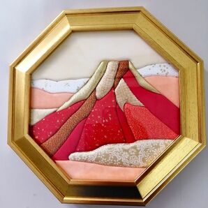 ハンドメイド きめ込み・パッチワーク 赤富士(額付き)