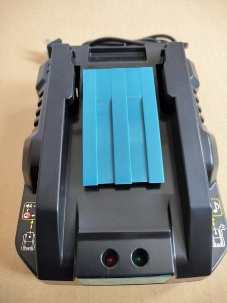 マキタ 純正バッテリー 互換バッテリー対応 充電器 DC18RC 14.4v 18v