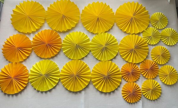 ハンドメイド ペーパーファン 折り紙 壁面飾り