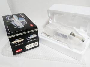 展示品+廃盤品　京商　DIE-CAST CAR SERIES　1/18　BMW 2002 tii　White　08541W　ダイキャストカーシリーズ