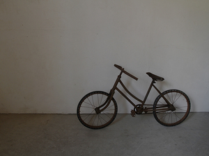 K6739a. 稀少 南仏 アンティーク 小さな寂れた自転車 /ビンテージバイシクル フランス シャビー ブロカント ガーデニング 雑貨 什器 古道具
