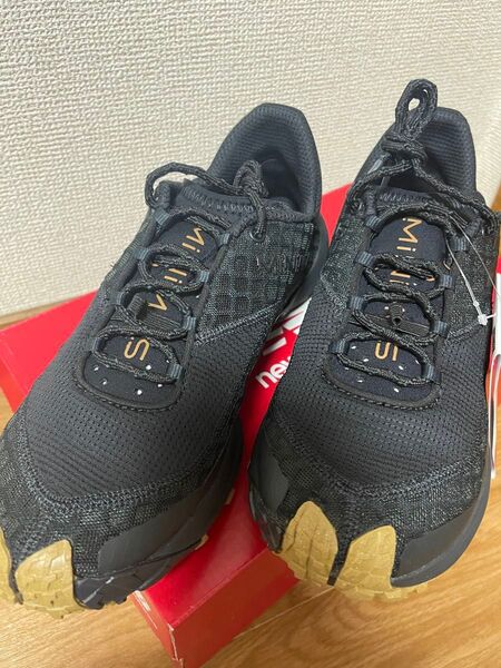 【未使用】New Balance Minimus トレイルランニングシューズ