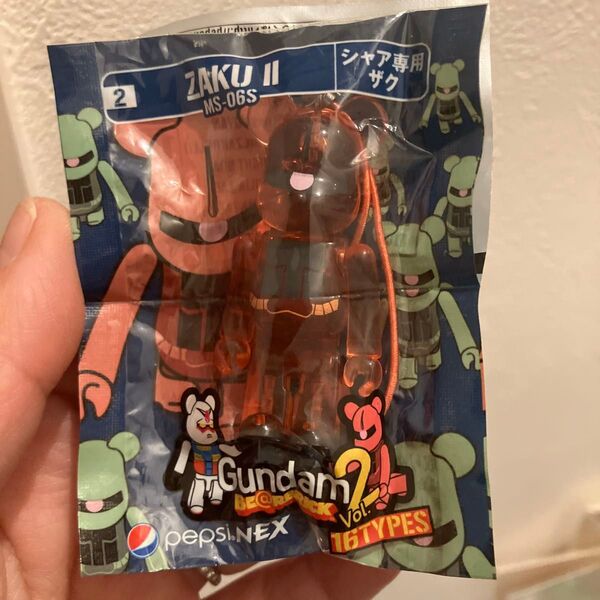 未開封 ガンダム キューブリック ベアブリック シャア専用ザク ストラップ