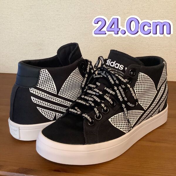 ちょい盛りadidas COURTVANTAGE HEEL TREFOIL
